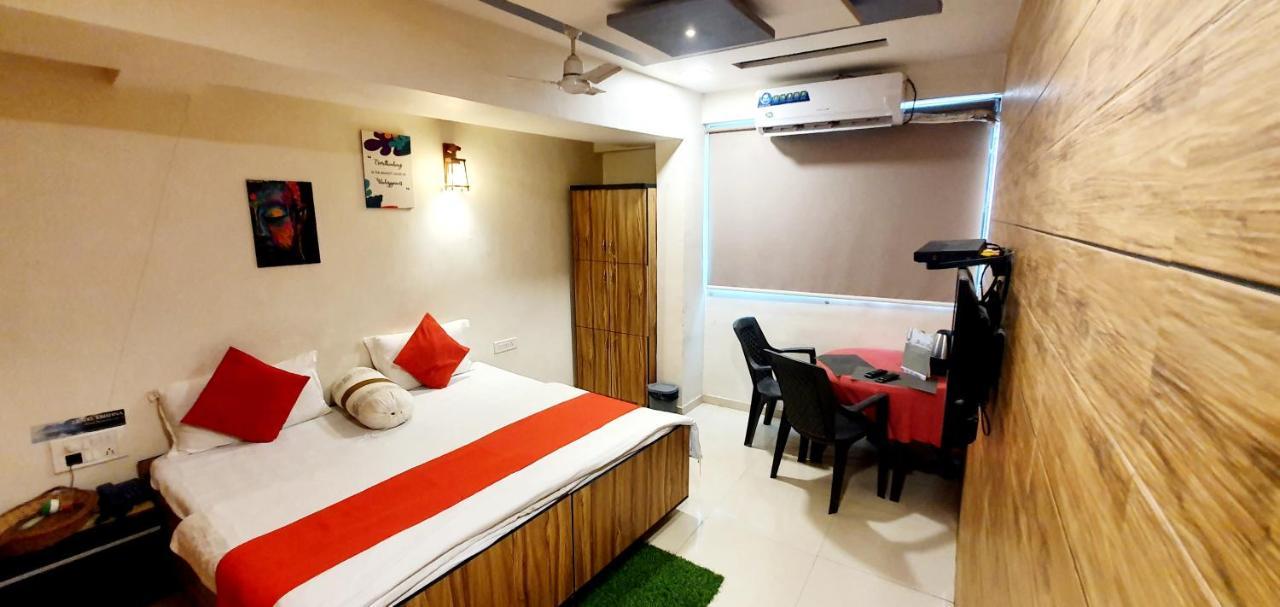 Hotel Krishna Αχμπανταμπάντ Εξωτερικό φωτογραφία