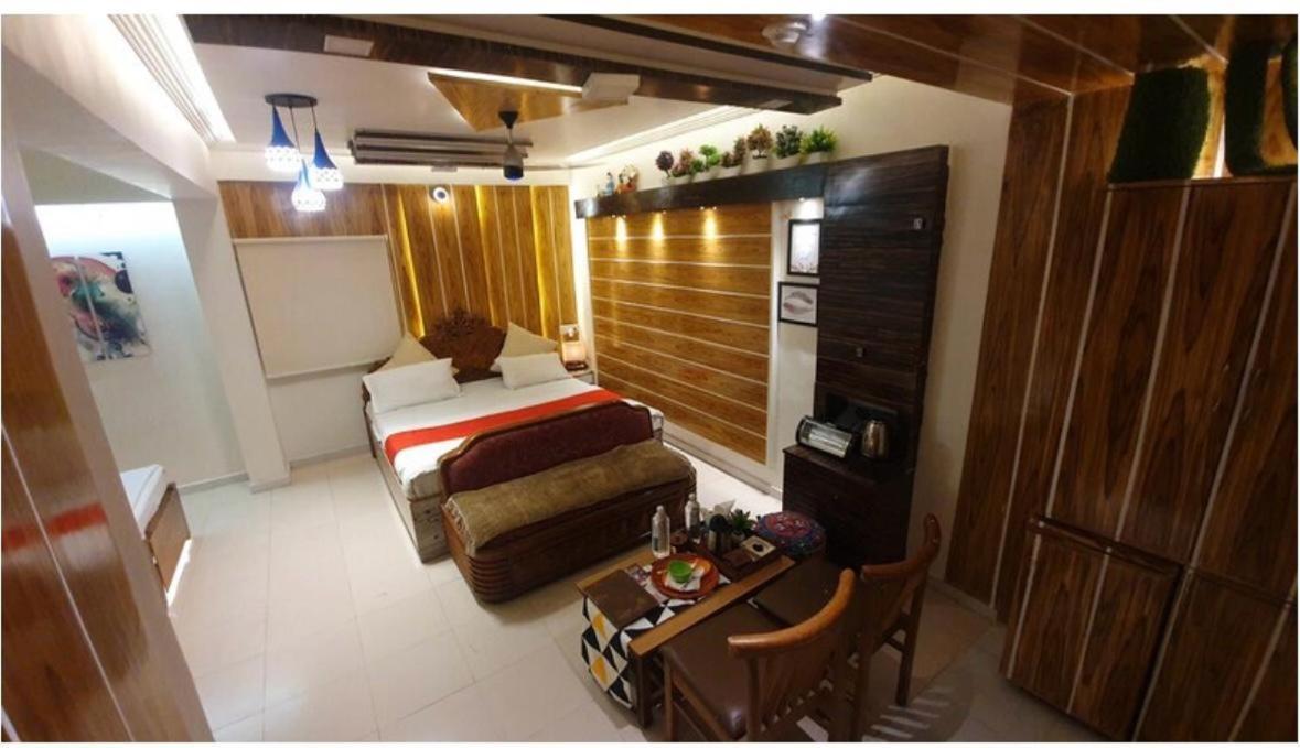 Hotel Krishna Αχμπανταμπάντ Εξωτερικό φωτογραφία