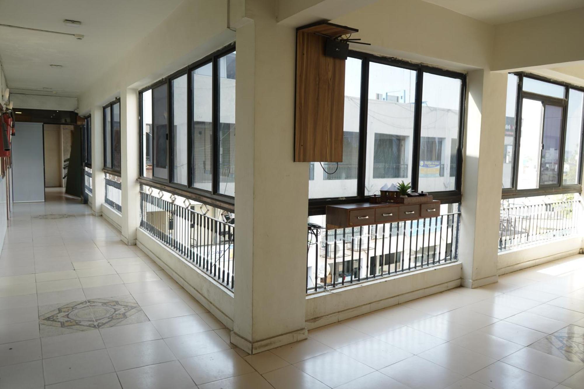 Hotel Krishna Αχμπανταμπάντ Εξωτερικό φωτογραφία